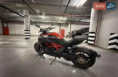 Мотоцикл Круизер Ducati Diavel 2012 в 