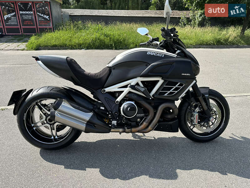 Мотоцикл Круизер Ducati Diavel 2012 в Киеве фото 8 Мотоцикл Круизер Ducati Diavel 2012 в Киеве