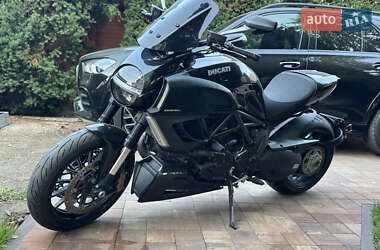 Мотоцикл Спорт-туризм Ducati Diavel 2012 в 