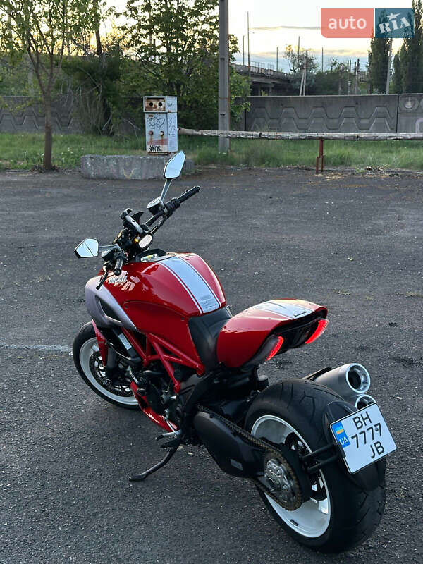 Мотоцикл Круизер Ducati Diavel 2013 в Кривом Роге