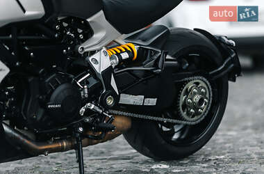 Мотоцикл Круизер Ducati Diavel 2020 в 