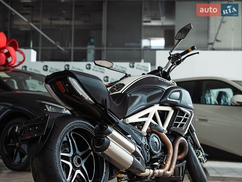 Мотоцикл Круизер Ducati Diavel 2013 в Киеве