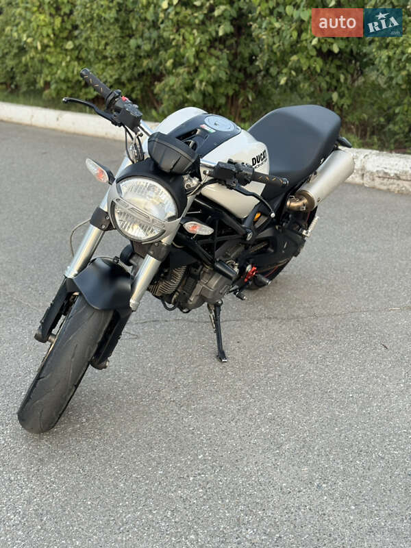 Мотоцикл Без обтекателей (Naked bike) Ducati Monster 696 2008 в Киеве