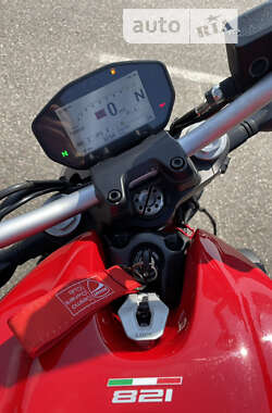Мотоцикл Без обтекателей (Naked bike) Ducati Monster 821 2020 в 