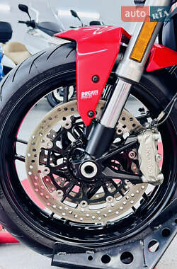 Спортбайк Ducati Monster 821 2018 в 