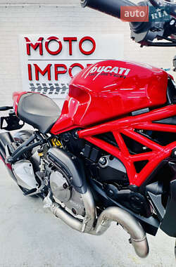 Спортбайк Ducati Monster 821 2018 в 