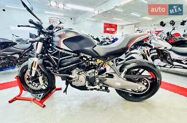 Спортбайк Ducati Monster 821 2020 в 