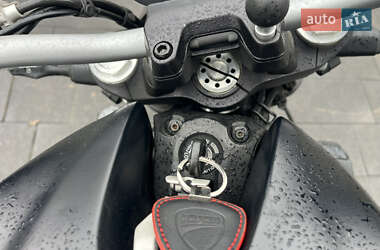 Мотоцикл Без обтекателей (Naked bike) Ducati Monster 821 2018 в 