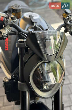 Мотоцикл Без обтекателей (Naked bike) Ducati Monster 937 2021 в 