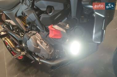 Мотоцикл Без обтекателей (Naked bike) Ducati Monster Plus 937 2022 в 