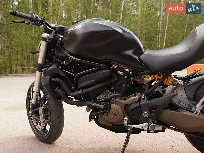 Спортбайк Ducati Monster 2015 в Житомире