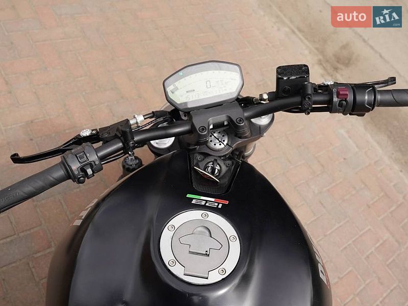 Спортбайк Ducati Monster 2015 в Житомире