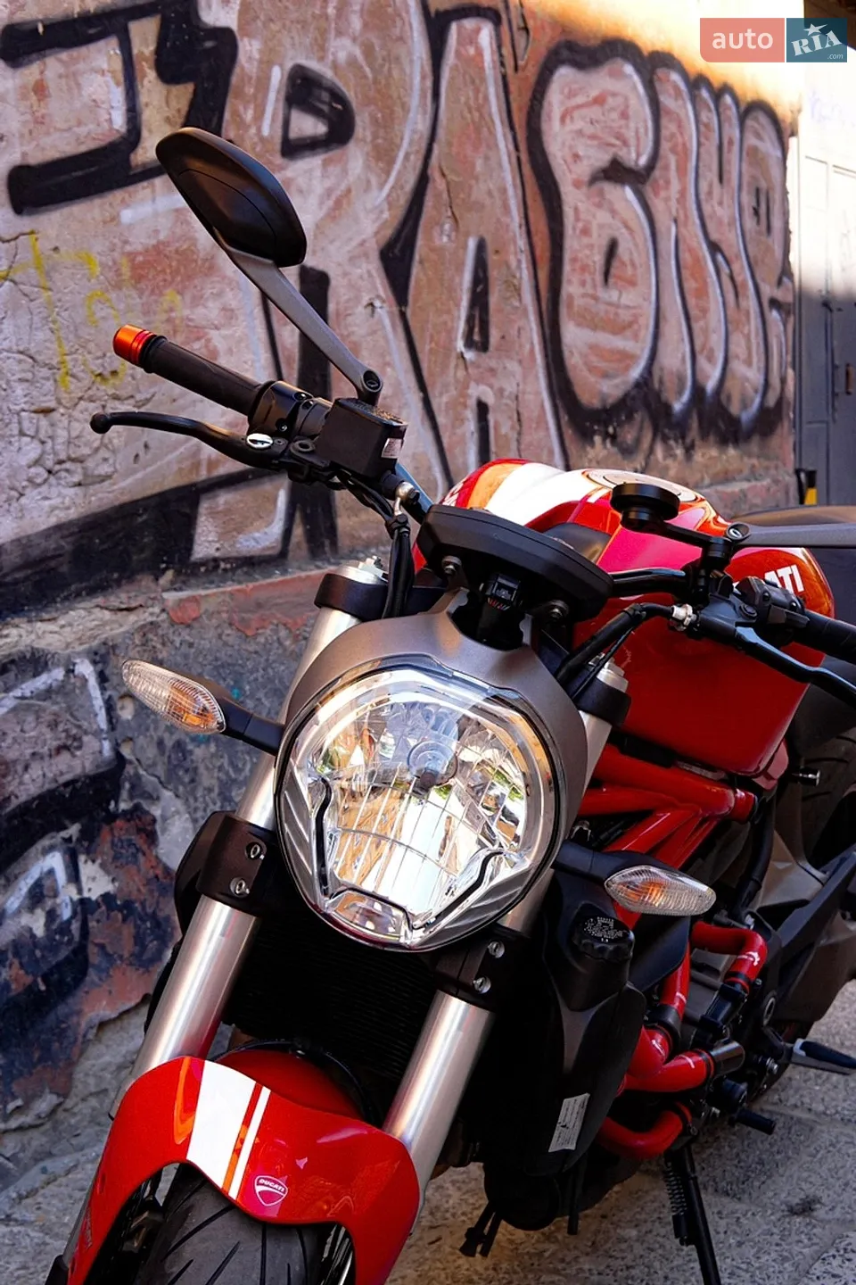 Ducati Monster 2015 VIN ZDMM605JAFB014191 фото оголошення 3 з 5