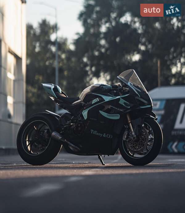 Спортбайк Ducati Panigale V4 2020 в 