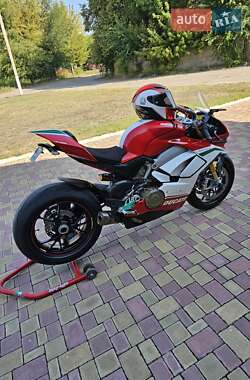 Спортбайк Ducati Panigale V4 2018 в 