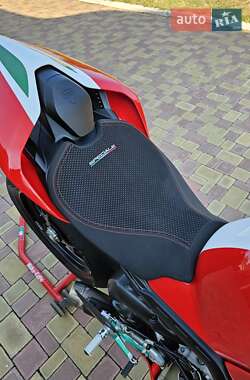 Спортбайк Ducati Panigale V4 2018 в 