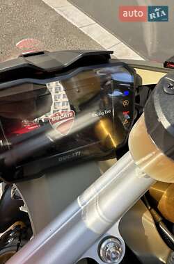 Спортбайк Ducati Panigale V4S 2020 в 