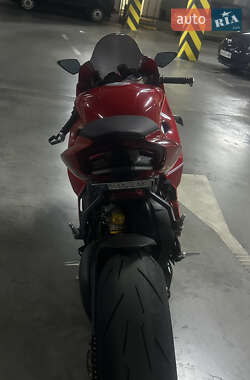 Спортбайк Ducati Panigale V4S 2022 в 