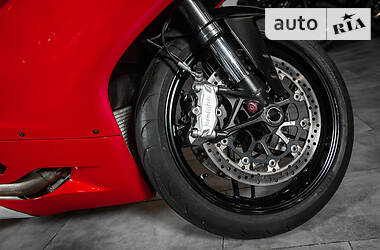 Спортбайк Ducati Panigale 2014 в 