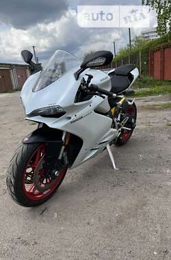 Спортбайк Ducati Panigale 2015 в 