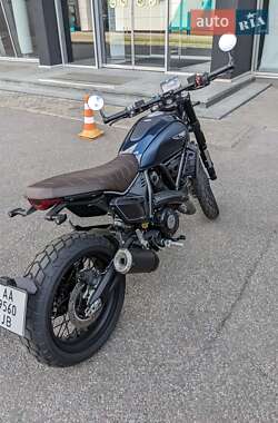 Скремблер Ducati Scrambler 2023 в 