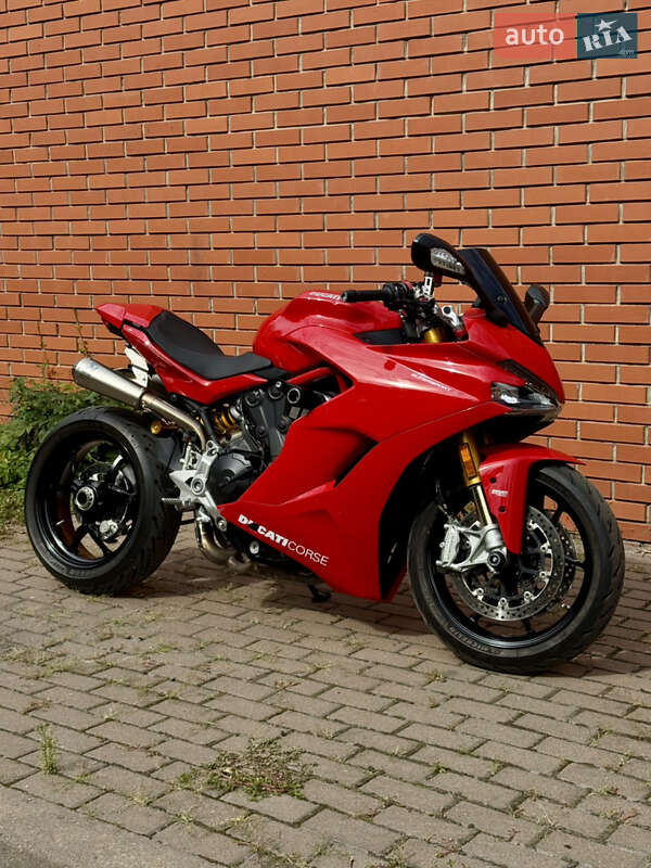 Спортбайк Ducati Supersport 2020 в 