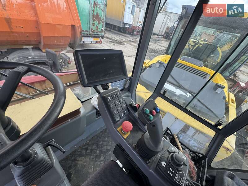 Каток грунтовый Dynapac CC 2020 в Каменском