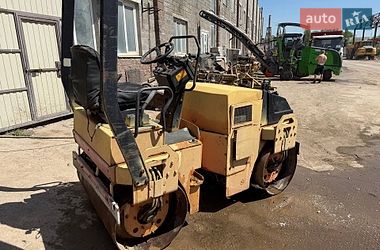 Дорожній каток Dynapac CC 2000 в Києві
