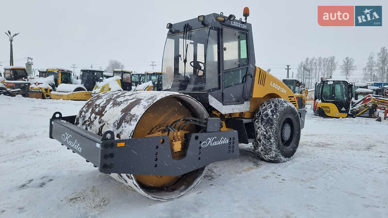 Каток ґрунтовий Dynapac LF 2010 в Одесі