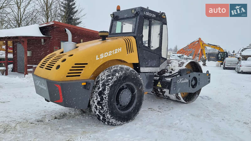 Каток ґрунтовий Dynapac LF 2010 в Одесі