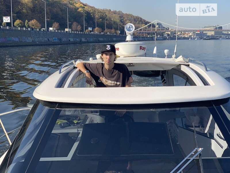Моторная яхта Elan Power 2015 в Киеве фото 8 Моторная яхта Elan Power 2015 в Киеве