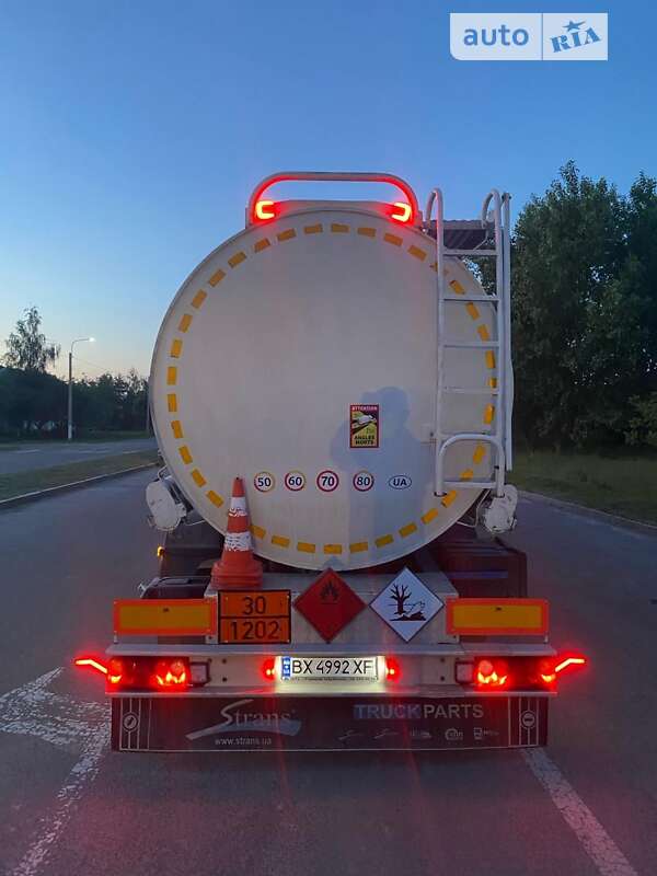 Цистерна напівпричіп Elzam 3NC38 2000 в Рівному фото 3 Цистерна напівпричіп Elzam 3NC38 2000 в Рівному