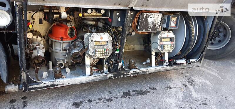 Цистерна полуприцеп Esterer 5281 1992 в Кагарлыке