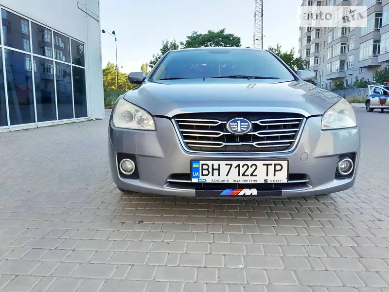 Седан FAW Besturn 2012 в 