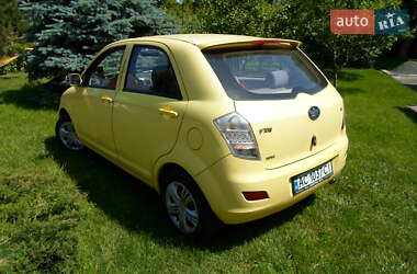 Хэтчбек FAW V2 2013 в 