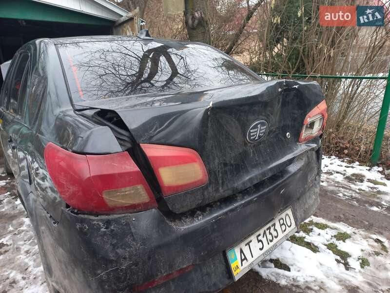 Седан FAW V5 2013 в Коломые