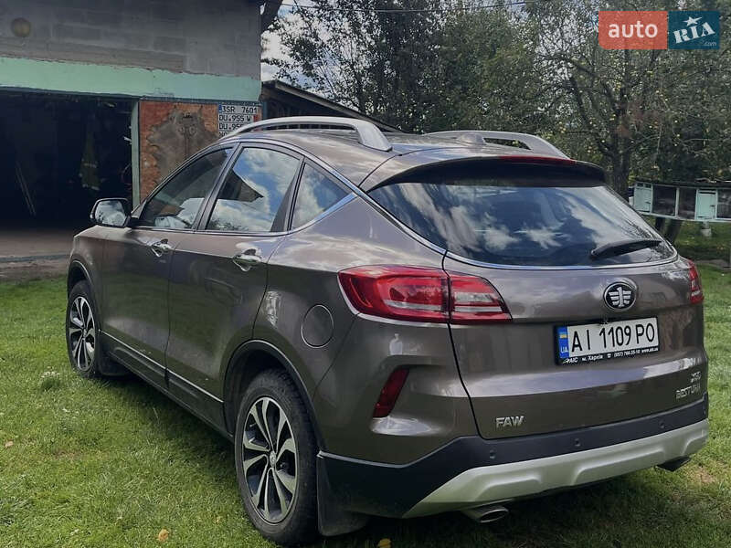 Хэтчбек FAW X80 2020 в Стрые