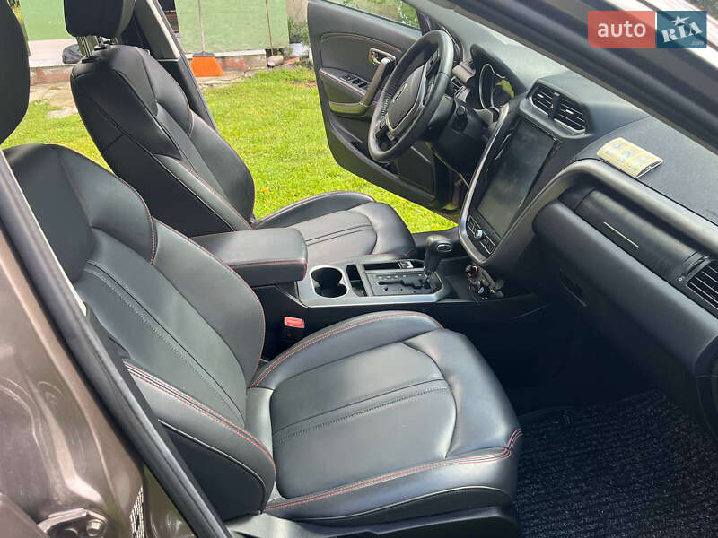 Хэтчбек FAW X80 2020 в Стрые