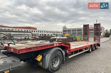 Низкорамная платформа Faymonville STN 2011 в Ровно