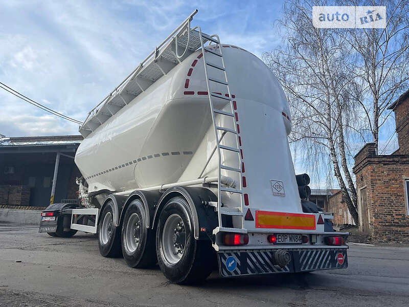 Цистерна полуприцеп Feldbinder EUT 2000 в Одессе