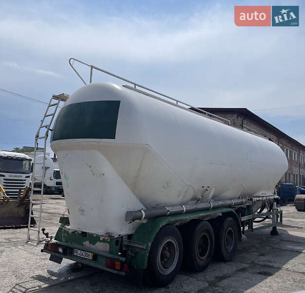 Цистерна полуприцеп Feldbinder EUT 1989 в Львове