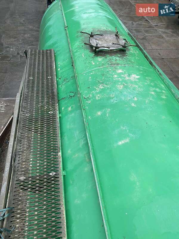Цементовоз Feldbinder EUT 1997 в Киеве