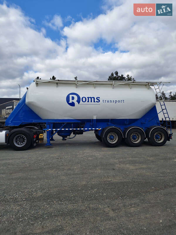 Цистерна Feldbinder FFB 2002 в Вишгороді