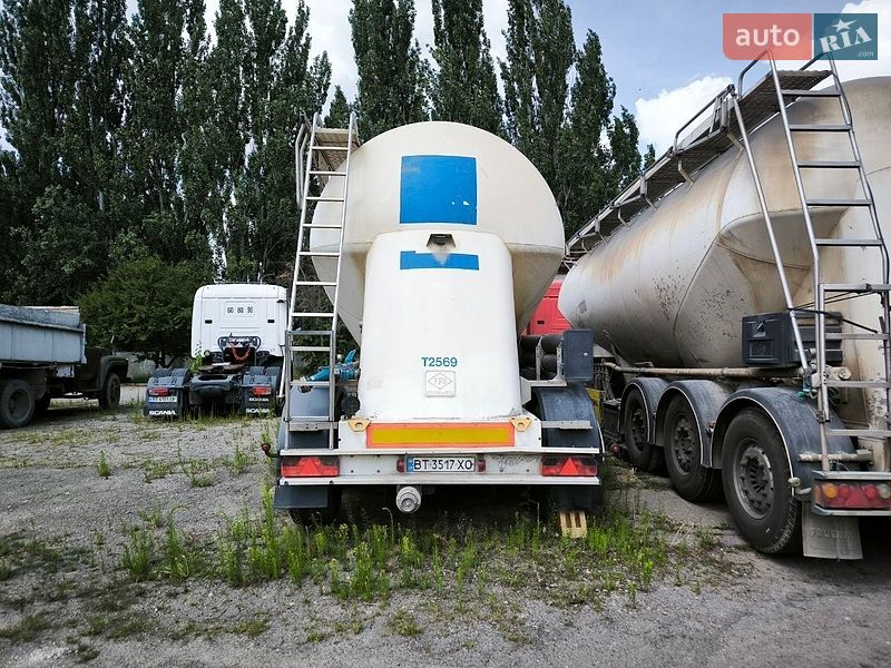Цементовоз Feldbinder FFB 2011 в Николаеве