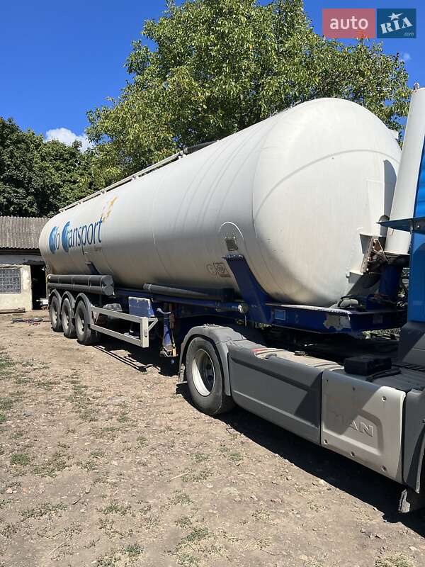 Цистерна Feldbinder KIP 2003 в Балті