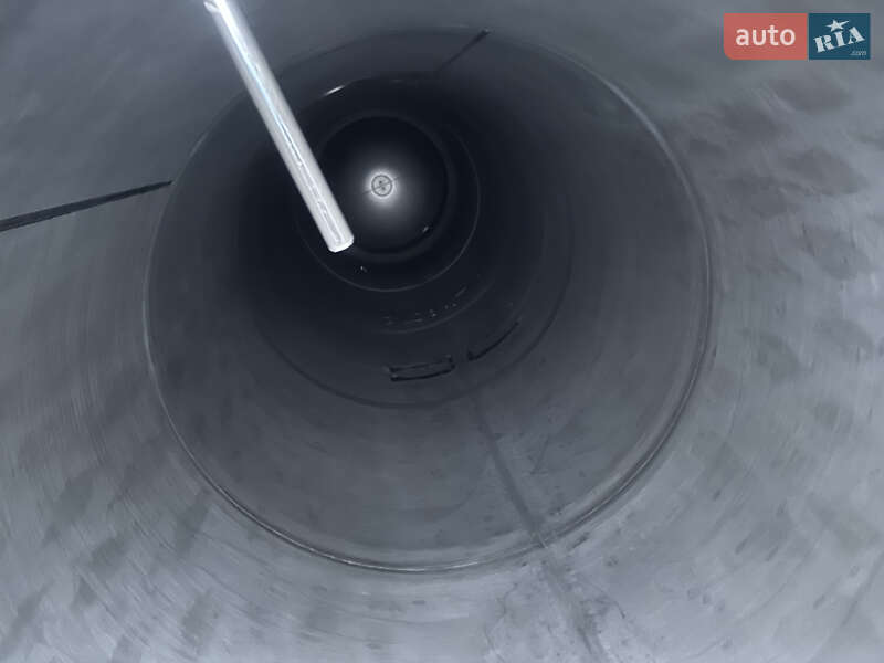 Цистерна напівпричіп Feldbinder TSA 2004 в Дубні