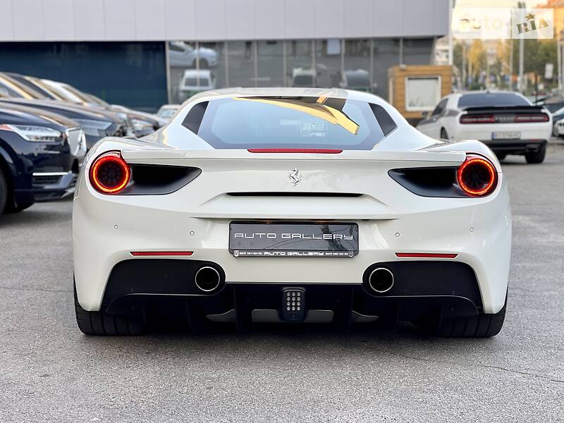 Купе Ferrari 488 GTB 2015 в Киеве