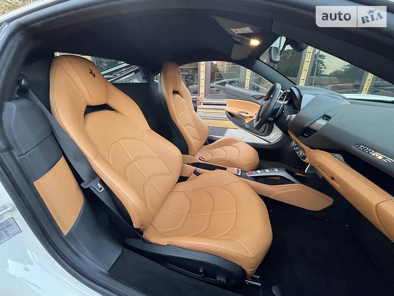 Купе Ferrari 488 GTB 2015 в Киеве