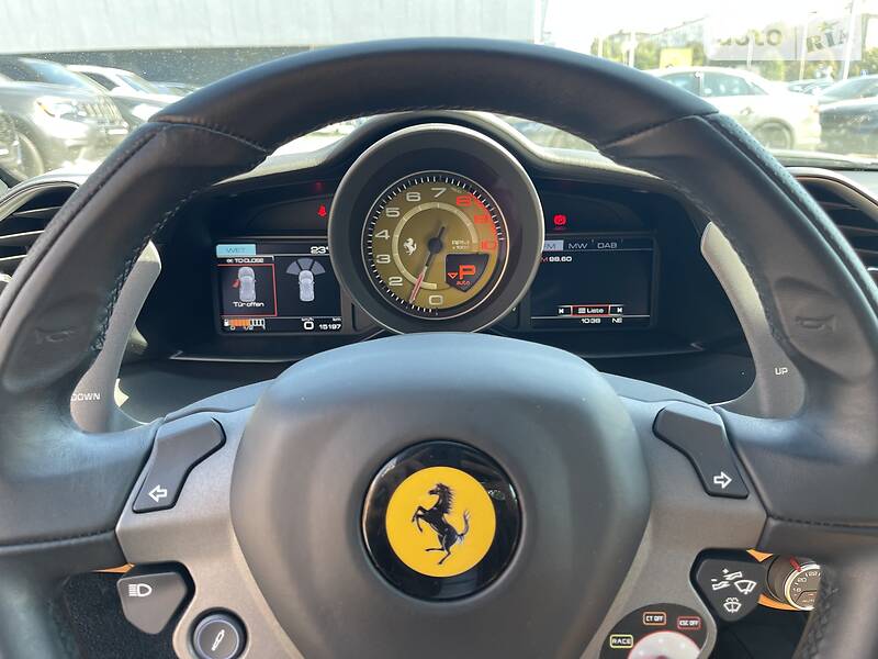 Купе Ferrari 488 GTB 2015 в Киеве