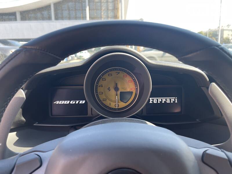 Купе Ferrari 488 GTB 2015 в Киеве